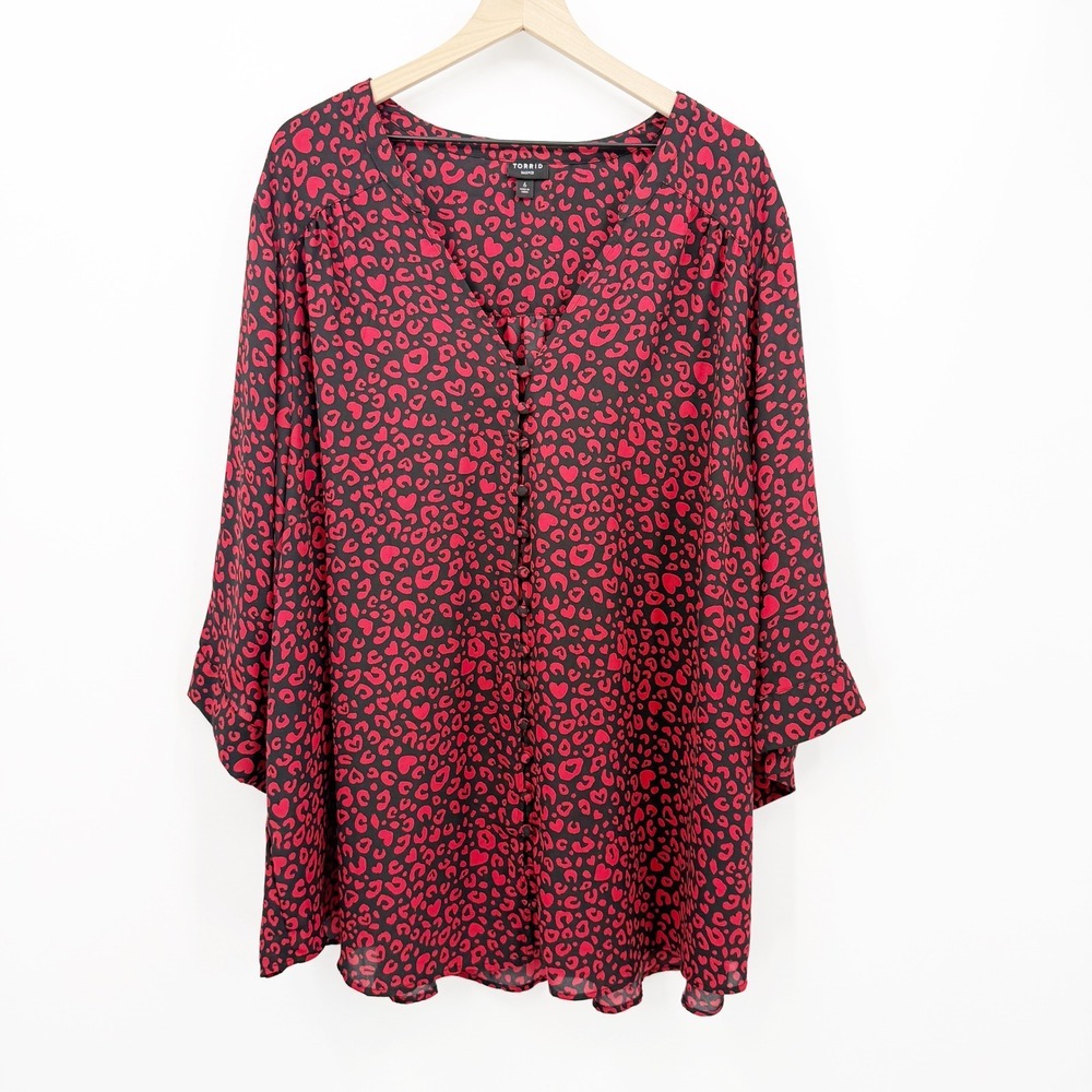 Torrid Harper Blouse 6 Red Black Leopard Heart Print Button Front Georgette